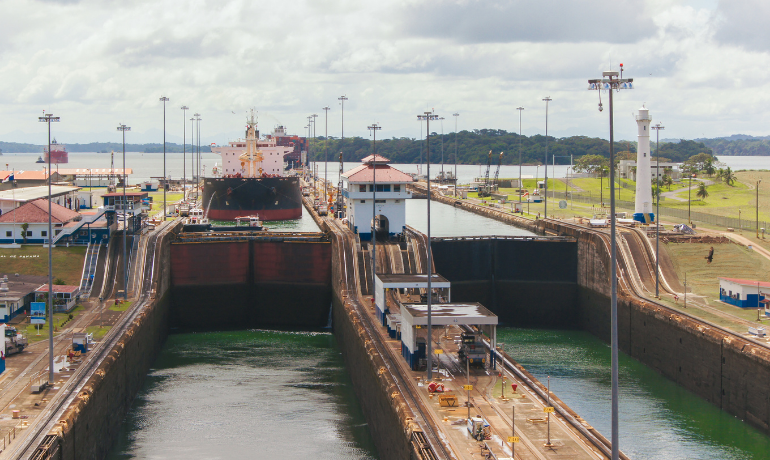 Panama canal vessels